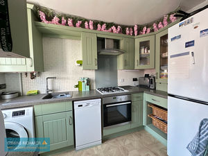 Kitchen- click for photo gallery
